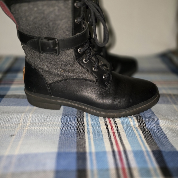 UGG Black Lace-Up Wool-Panel Combat Boots - Picture 5 of 7